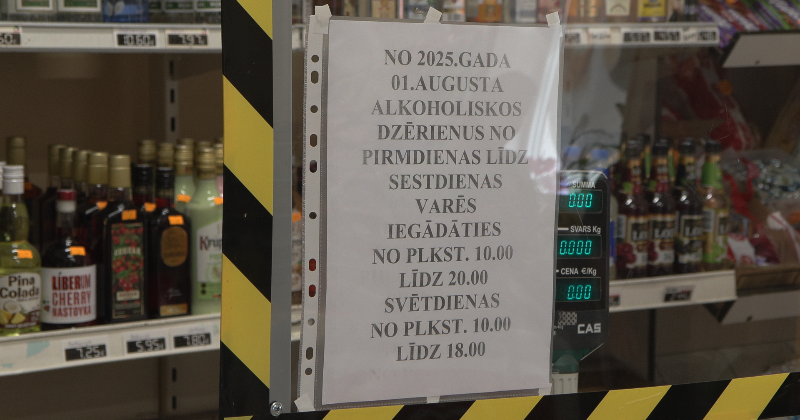 Iedzīvotāji par alkohola tirdzniecības ierobežojumiem: &ldquo;Tie, kas gribēs, paņems laicīgi&rdquo; 