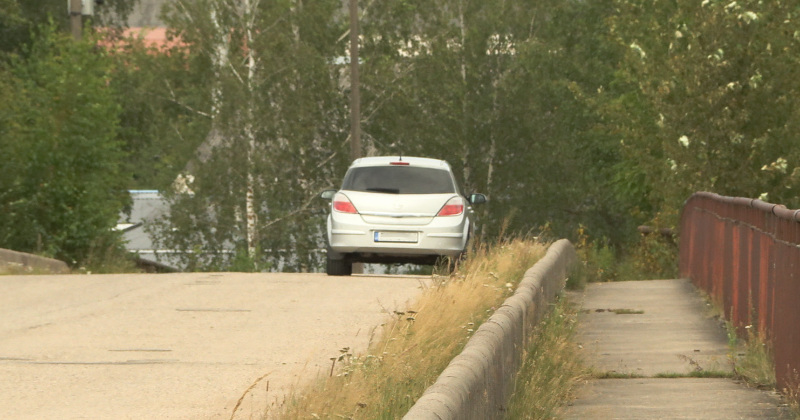 Tauta ziņo: Jēkabpils jaunie&scaron;i autovadītāja tiesības laimēju&scaron;i loterijā