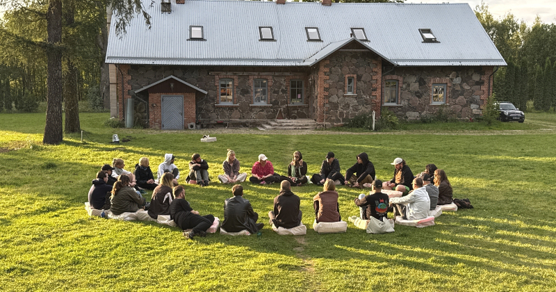 Baltijas mākslinieki Aknīstē sāk kopīgu laikmetīgās operas ceļu