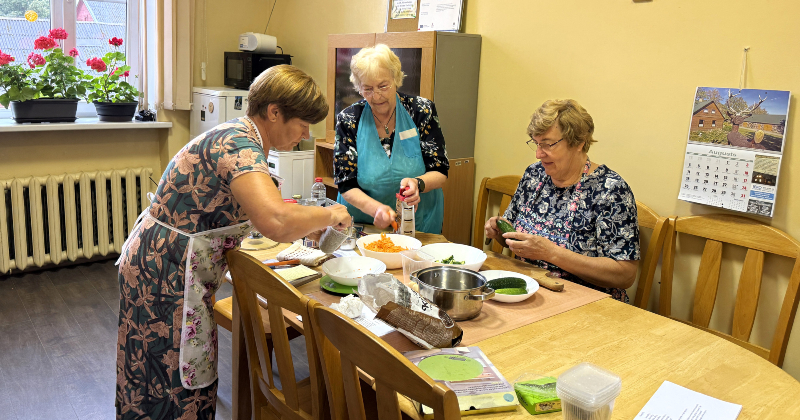 Dienas centrā &ldquo;Kopā būt&rdquo; kopīgi gatavojas ziemai