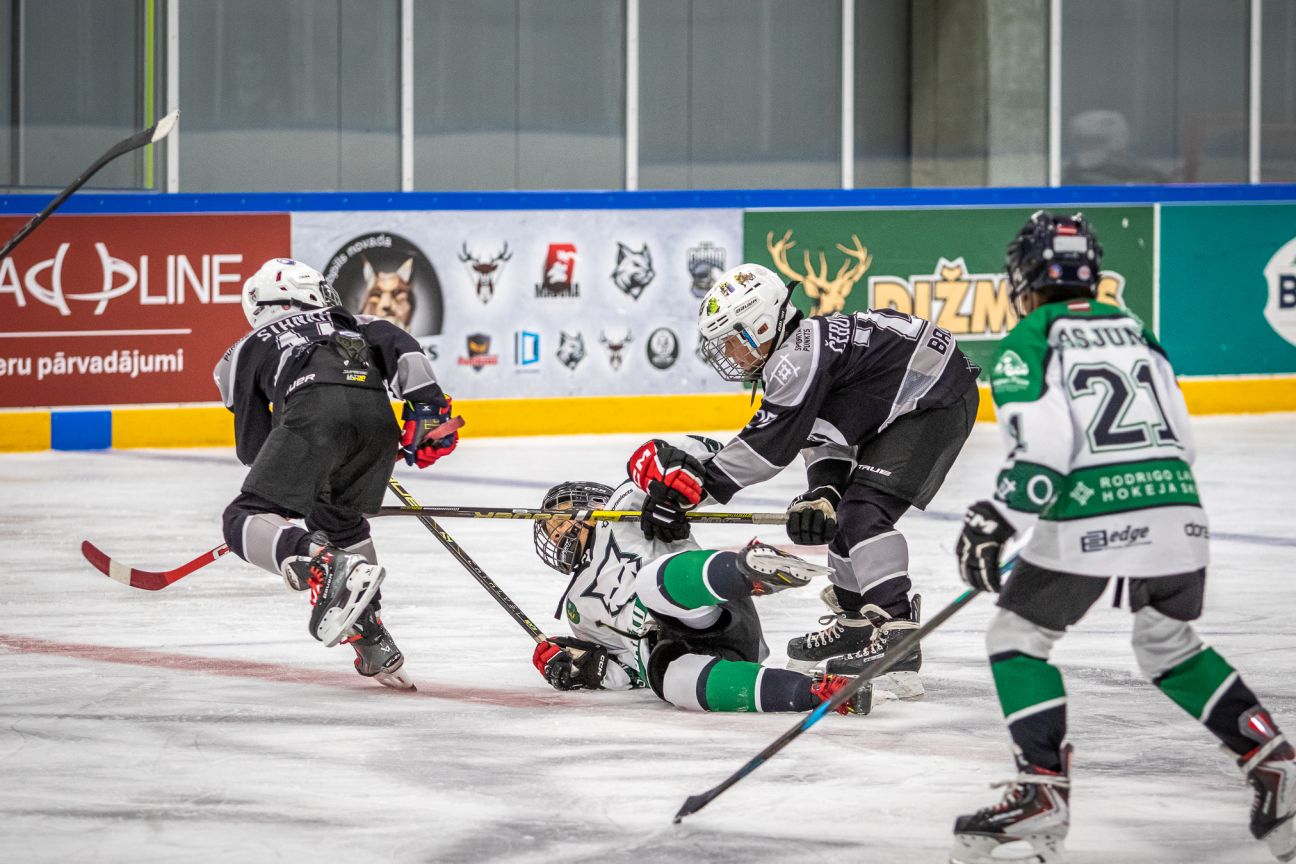 Ar bērnu hokeja turnīru Jēkabpilī sākas festivāls “Roks&hokejs”