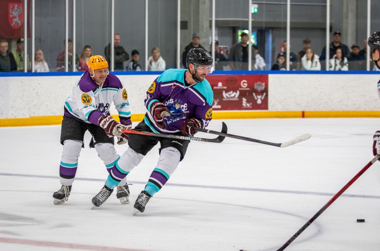 “Roks & hokejs” pulcē gan jaunos hokejistus, gan Latvijas izlases leģendas