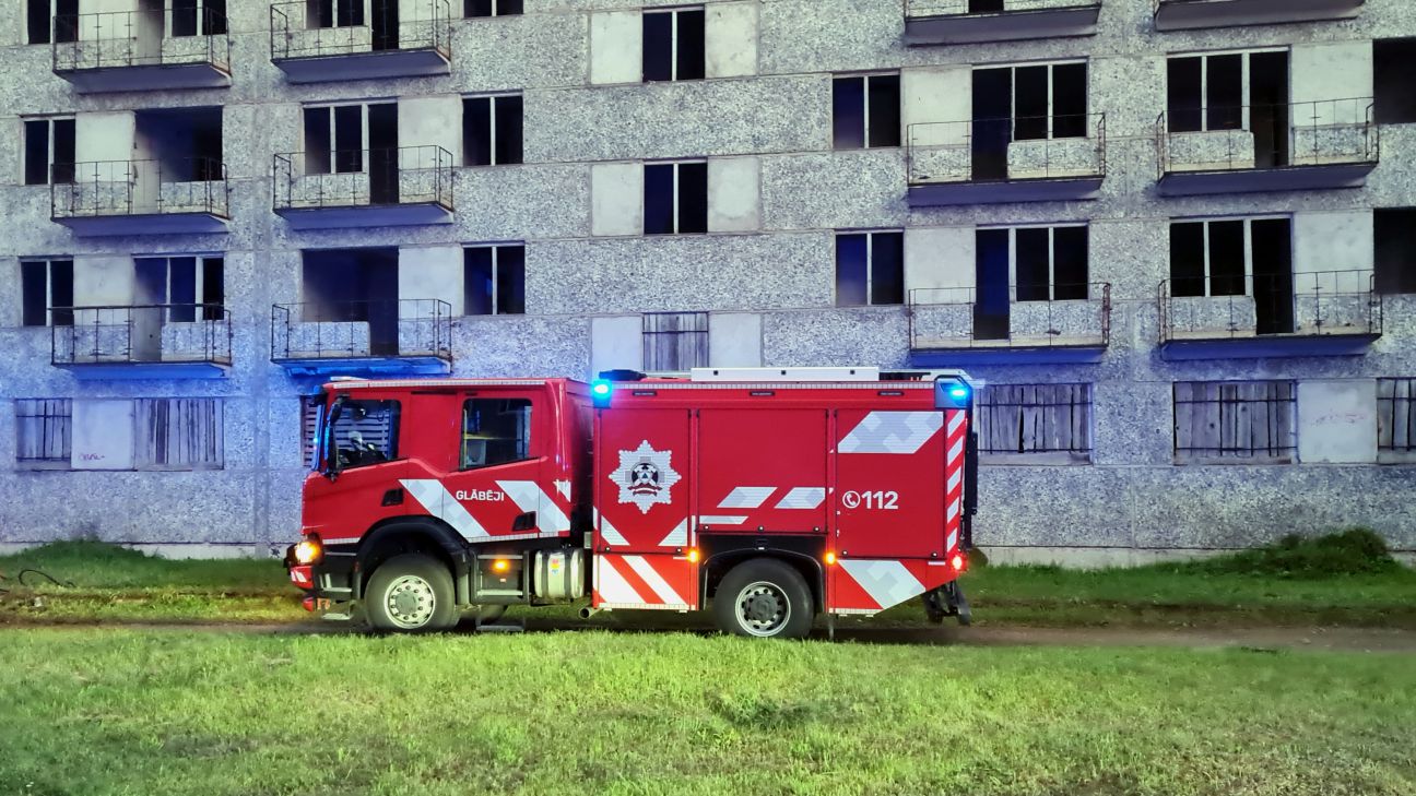 Tauta ziņo: Auseklīša ielas graustā regulāri izceļas ugunsgrēki