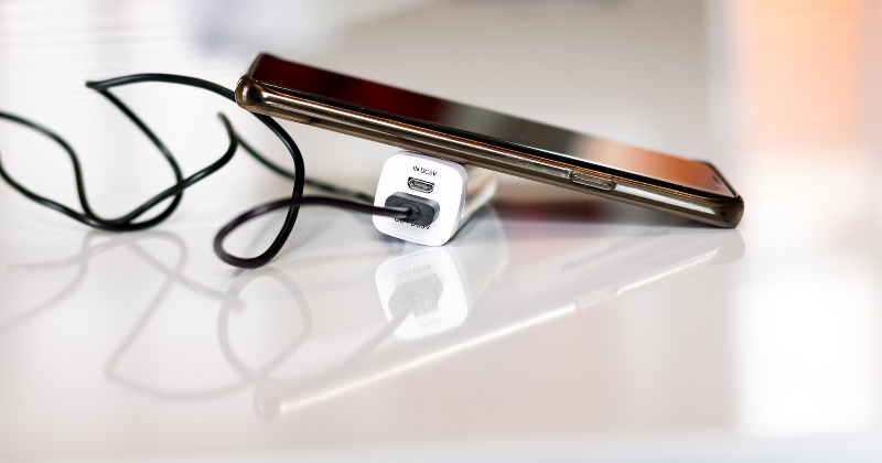 Nedro&scaron;as elektroiekārtas un veselībai kaitīga bižutērija &ndash; pārkāpumi populāros internetveikalos