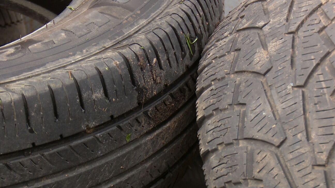 Vīrietim Jēkabpilī nozagtas četras automašīnas riepas