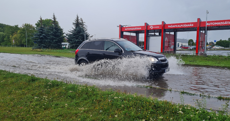 Jēkabpils novada pa&scaron;valdība saņems 26 tūksto&scaron;us lietavu seku novēr&scaron;anai 