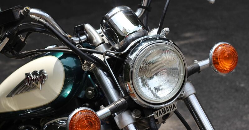 Jēkabpilī iereibis motociklists izraisa avāriju 