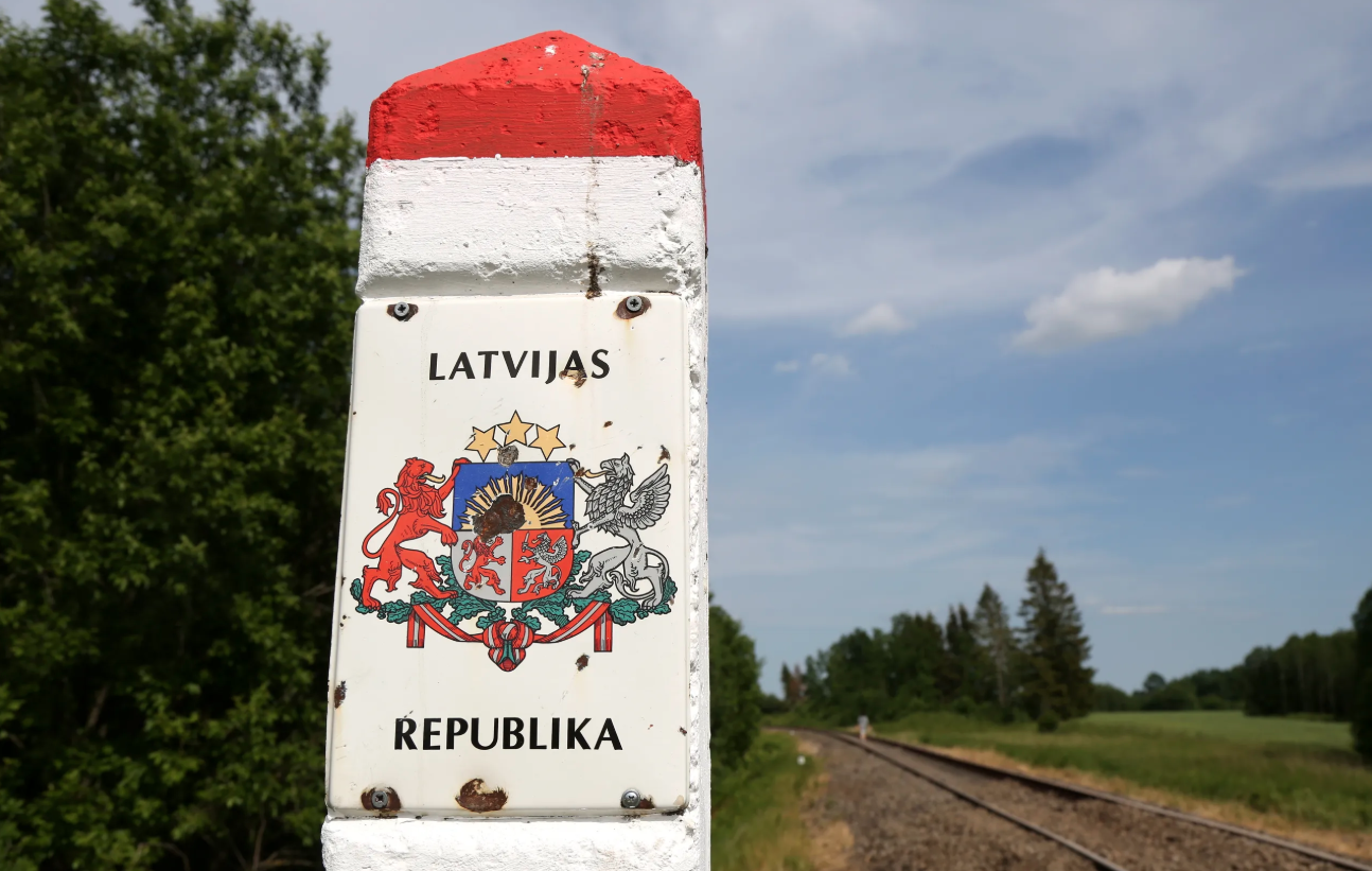 Vismaz uz nedēļu slēgs Latvijas gaisa telpu austrumu pierobežā