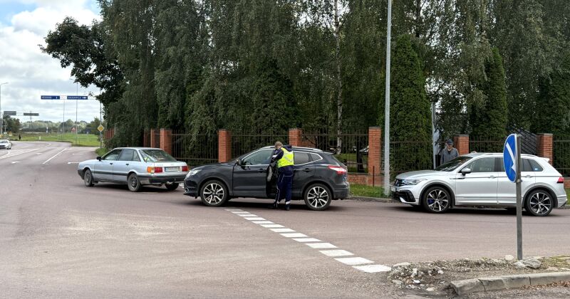 Jēkabpilī sievietes neuzmanība beidzas ar sadursmi
