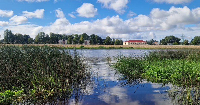 Jēkabpilī Daugavas ūdens atkāpies līdz rekordzemai atzīmei