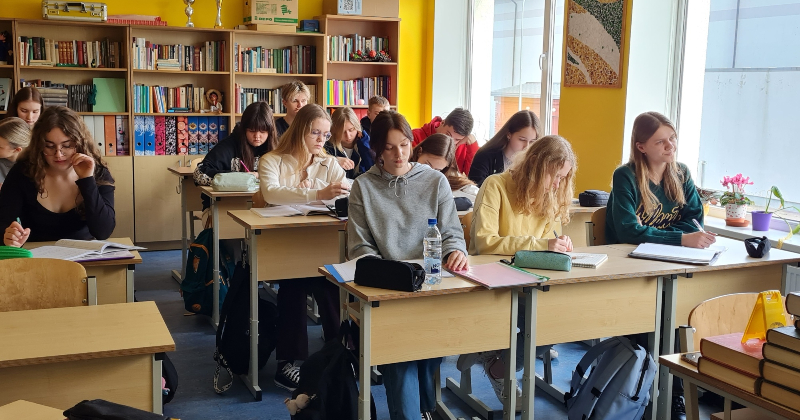 Aicina skolēnus un studentus piedalīties eseju konkursā par cilvēktiesībām