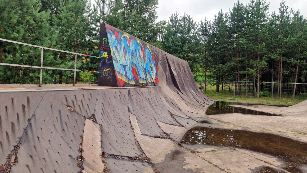 Pašvaldība izsolīs Mežaparkā esošā skeitparka konstrukcijas
