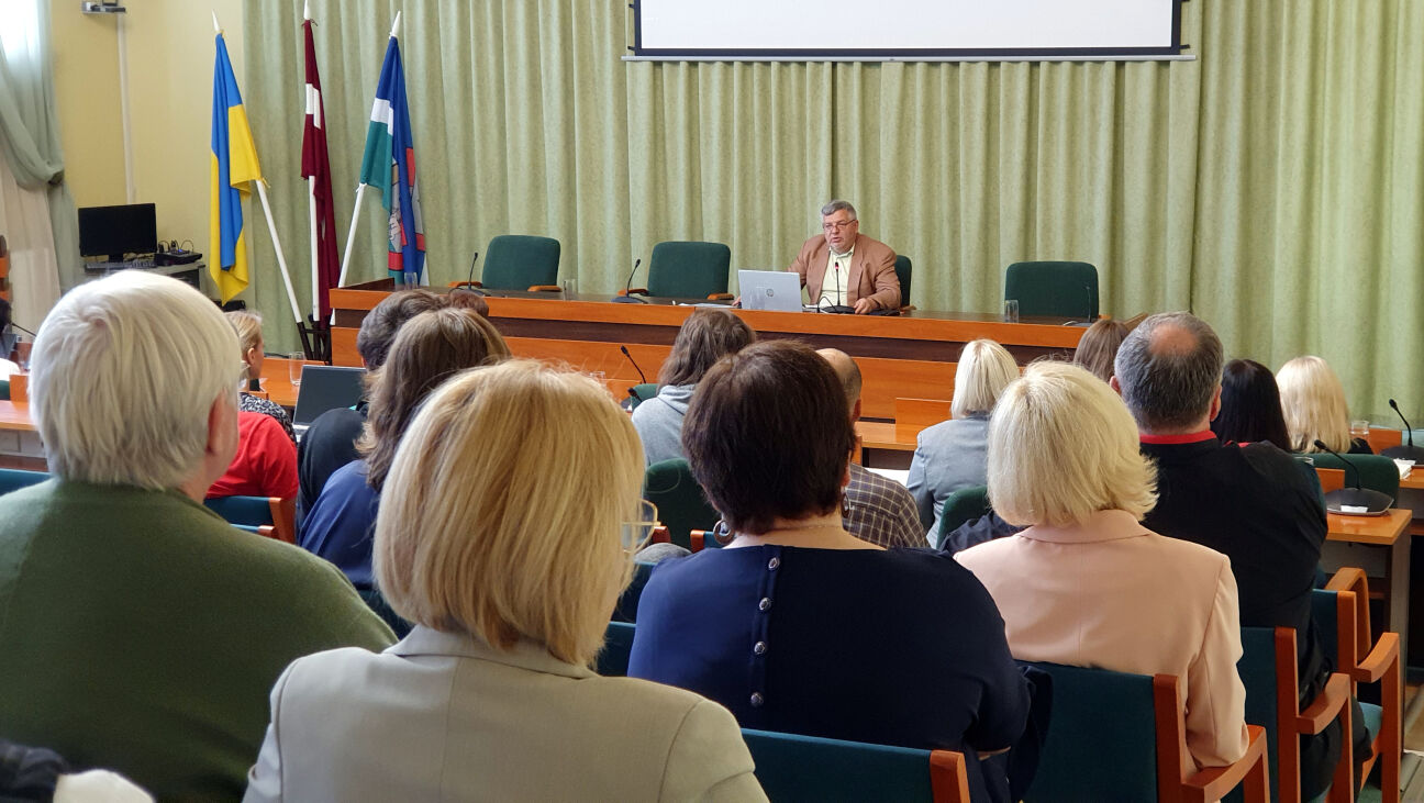 Domes priekšsēdētāja bezdarbība deputātiem var dārgi maksāt