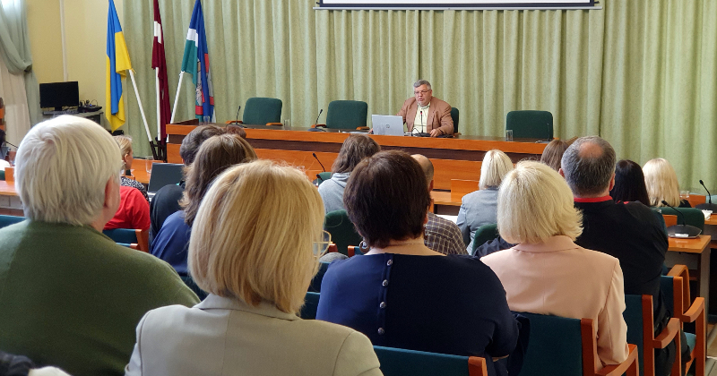 Domes priek&scaron;sēdētāja bezdarbība deputātiem var dārgi maksāt