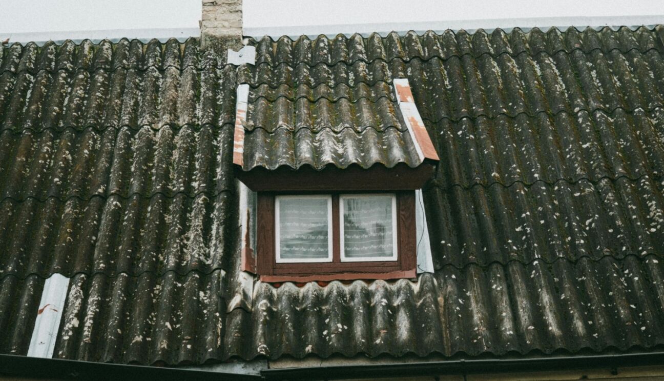 Latvijas Goda ģimenes var bezmaksas nodot azbestu saturošo šīferi