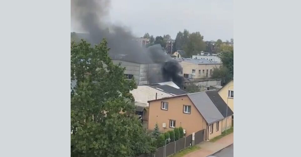 Jēkabpilī ugunskura dēļ izcēlies spēcīgs sadūmojums