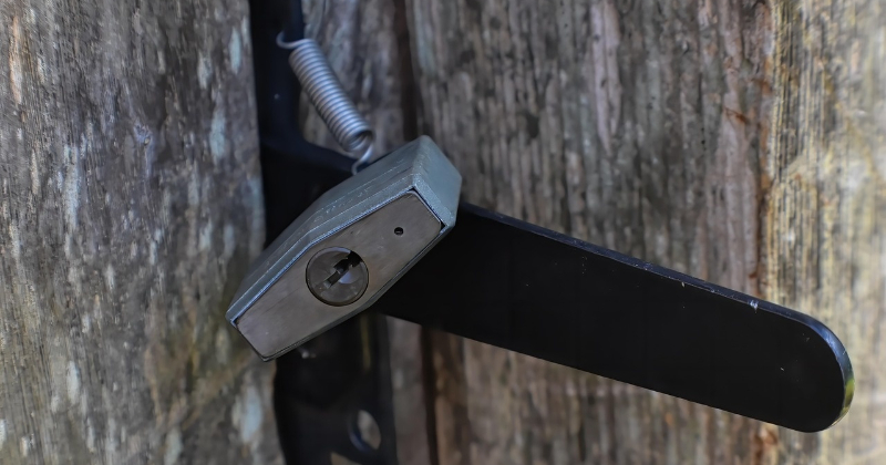 Viesītē zagļi vēr&scaron;as pret saimniecību &ndash; zaudējumi 2500 eiro 