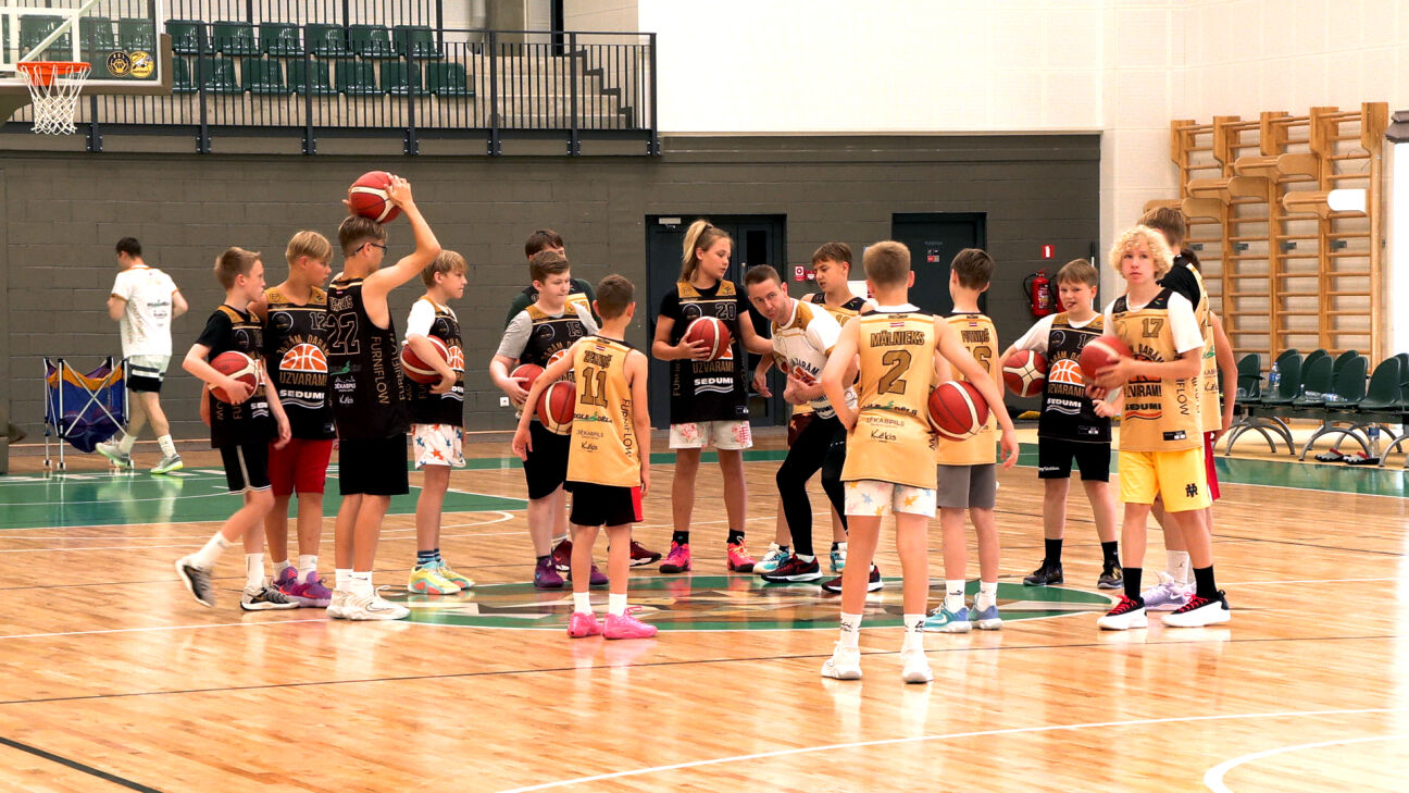 Veicot fiziskās aktivitātes, jauniešiem jāuzmanās no pārslodzes