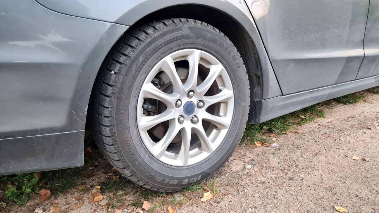 Autovadītāji aicināti nekavēties ar riepu nomaiņu