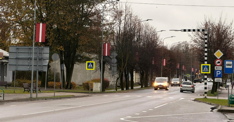Līvānu ielas iemirdzas patriotiskajās krāsās