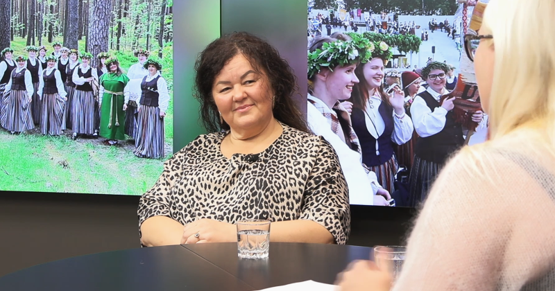 Tepat aiz horizonta: Sandra Bondare &ndash; dzirksto&scaron;ā skolotāja un kora sirds 