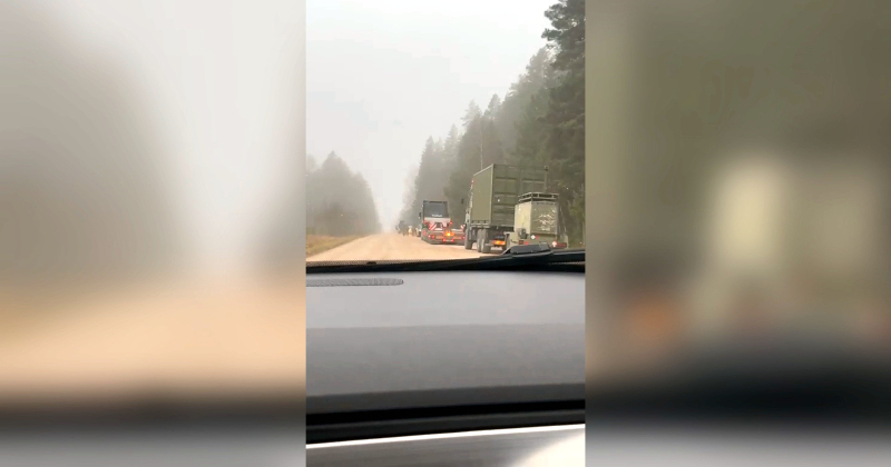 Seces pagastā militārā transportlīdzekļa pārvadā&scaron;ana beidzas grāvī