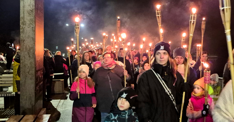 Jēkabpili Lāčplē&scaron;a dienā izgaismo simtiem lāpu gaismu