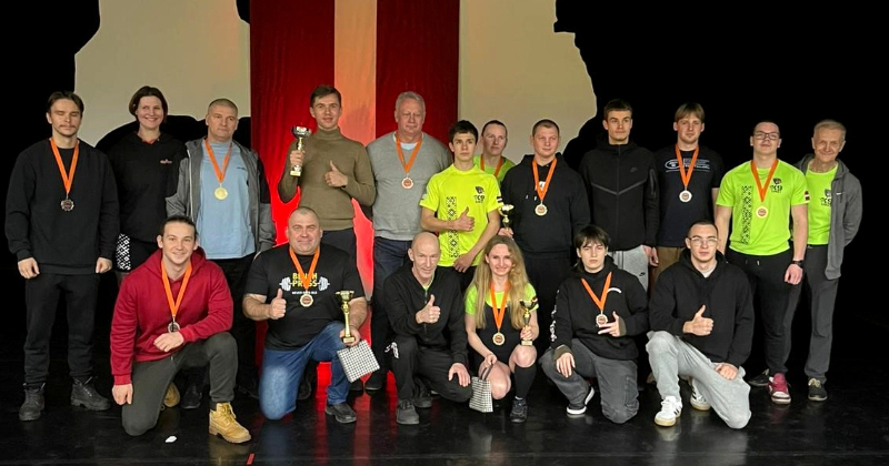 Jēkabpils pauerliftinga komandai &ndash; 2. vieta Latvijas kausā spie&scaron;anā guļus