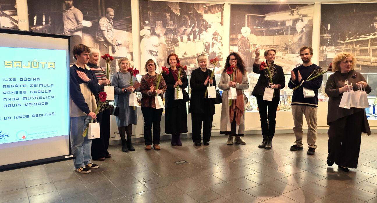 Kas veido Līvānu mugurkaulu? Mākslinieki rod atbildes karstā stiklā