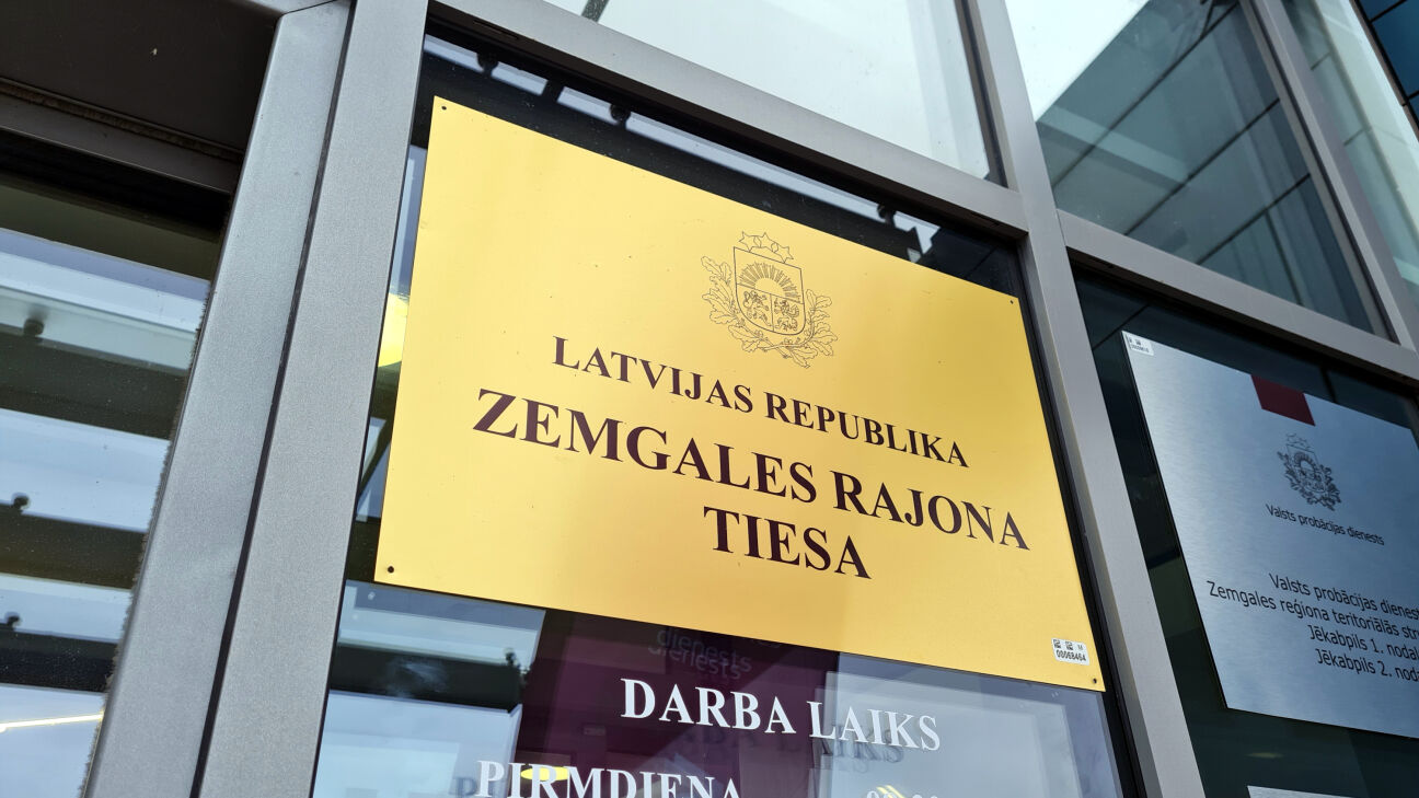 Policija Jēkabpils novadā aptur nelikumīgu migrantu pārvadātāju – lieta nonāk tiesā