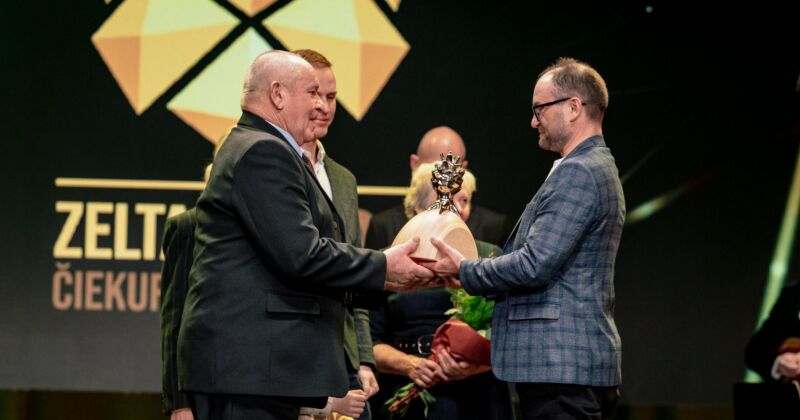 Aizkraukles novada mežsaimnieki Elk&scaron;ņi saņem balvu "Zelta čiekurs 2025"