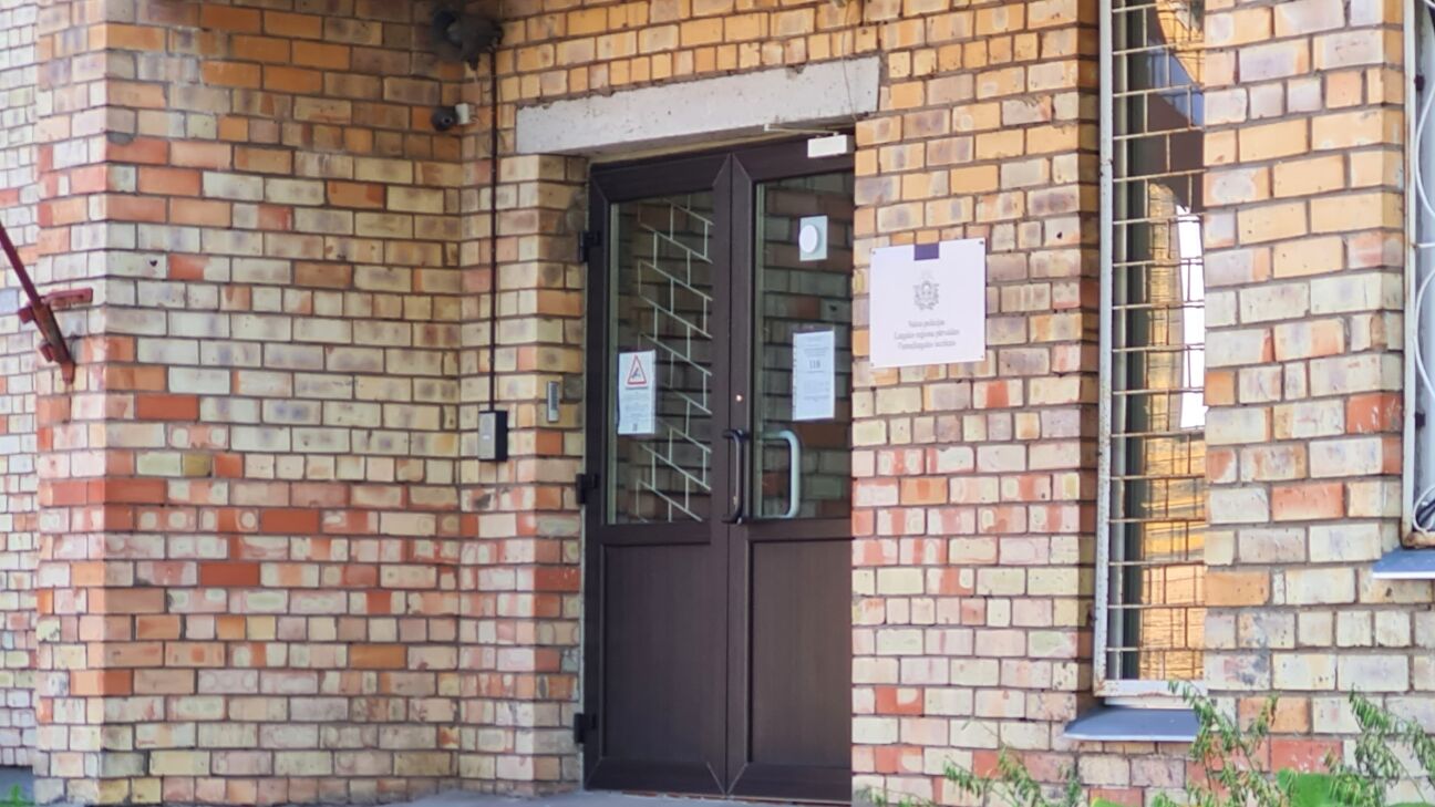 Sutru pagastā piedzēries vīrietis aplaupa sievieti – nodarīti zaudējumi 1650 eiro apmērā