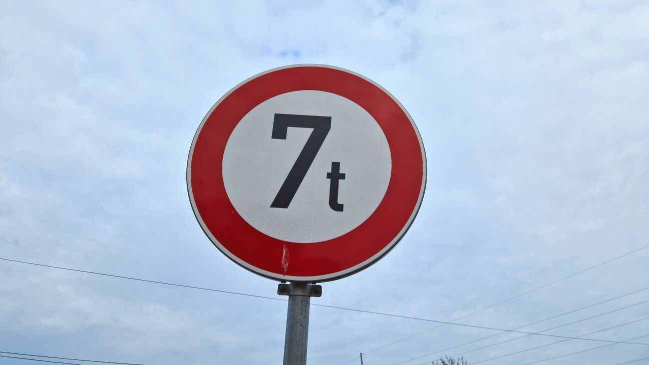 Jēkabpils novadā uz laiku ierobežo satiksmi uz pagastu autoceļiem 