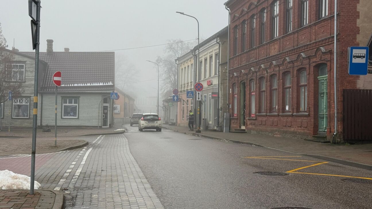 Migla Jēkabpilī apgrūtina satiksmi 