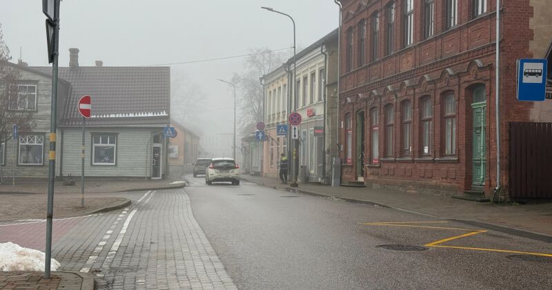 Migla Jēkabpilī apgrūtina satiksmi 