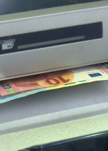 No &scaron;ā gada Latvijā pieaug minimālā alga un ģimeņu pabalsti