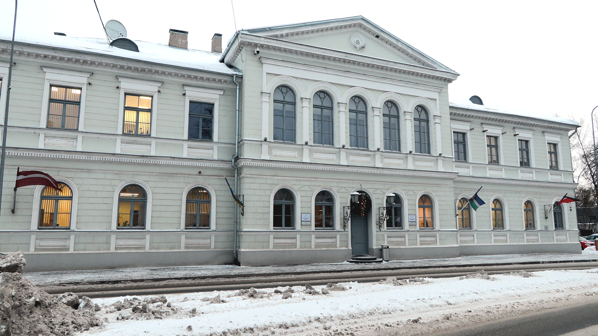 Atļaujas pieejai valsts noslēpumam vēl gaida divi Jēkabpils novada vadības pārstāvji