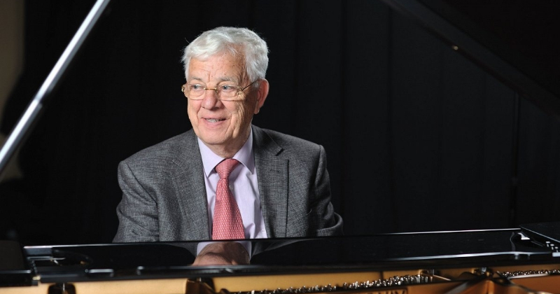 Jēkabpilie&scaron;i sveic Raimondu Paulu jubilejā