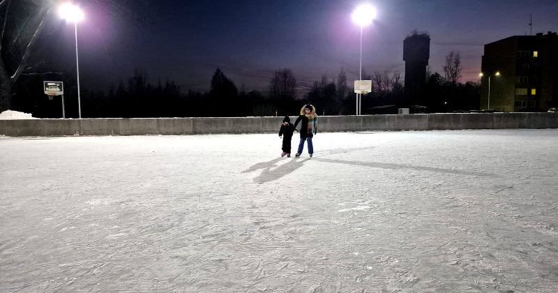 Tauta ziņo par nepilnībām Pils mikrorajona slidotavā