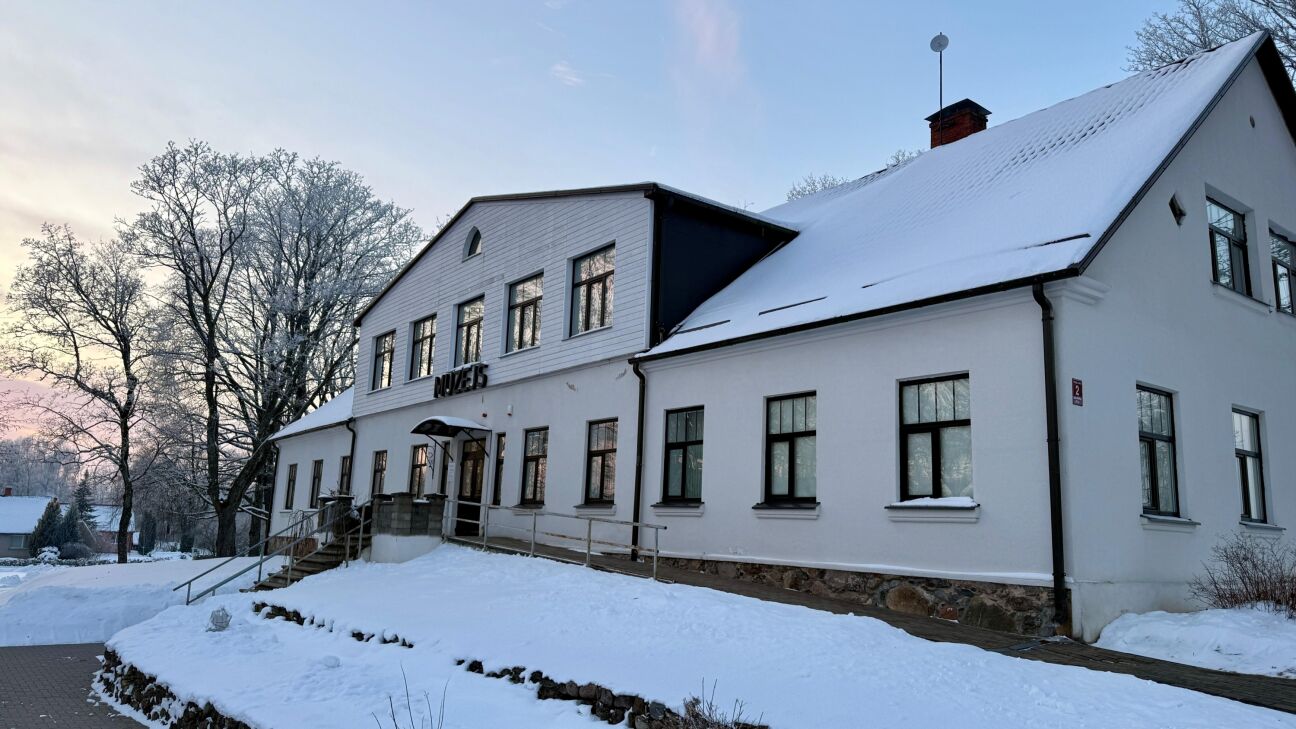 Paula Stradiņa tuvinieki Viesītē godā profesora piemiņu un atbalsta muzeju