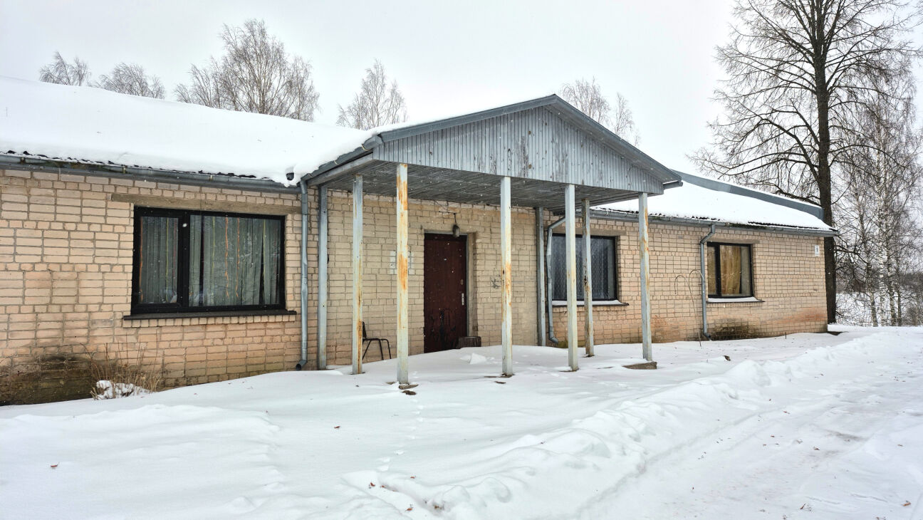 Sēlpils pagastā nav ģimenes ārsta – iedzīvotājus satrauc arī bijušās prakses ēkas liktenis