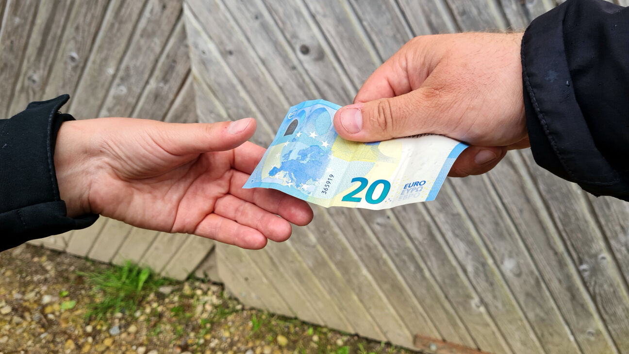 Jēkabpils novadā ap 20 vēlētāju balsis pirktas ar nelielām naudas summām un viskija pudeli