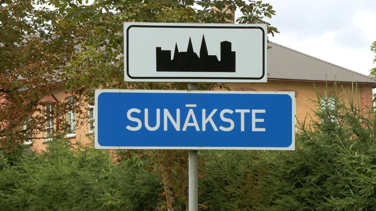 Sunākstē no piedūmotām telpām izglābj cietušu cilvēku