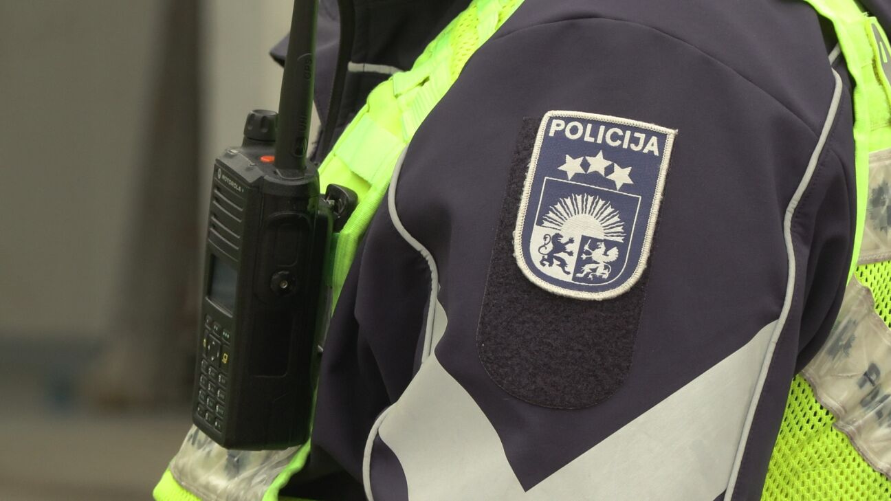 Jēkabpilī  pie “BMW” stūres sēžas jauniete bez tiesībām