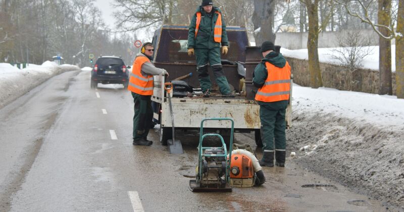 Bedres uz Jēkabpils ielām vairojas &ndash; vietvara apsekojusi bīstamākos posmus