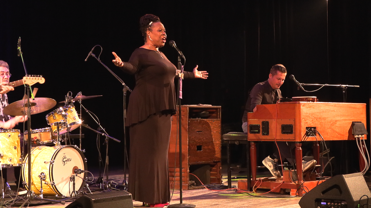 Krustpils kultūras centrā skan pasaules klases blūzs