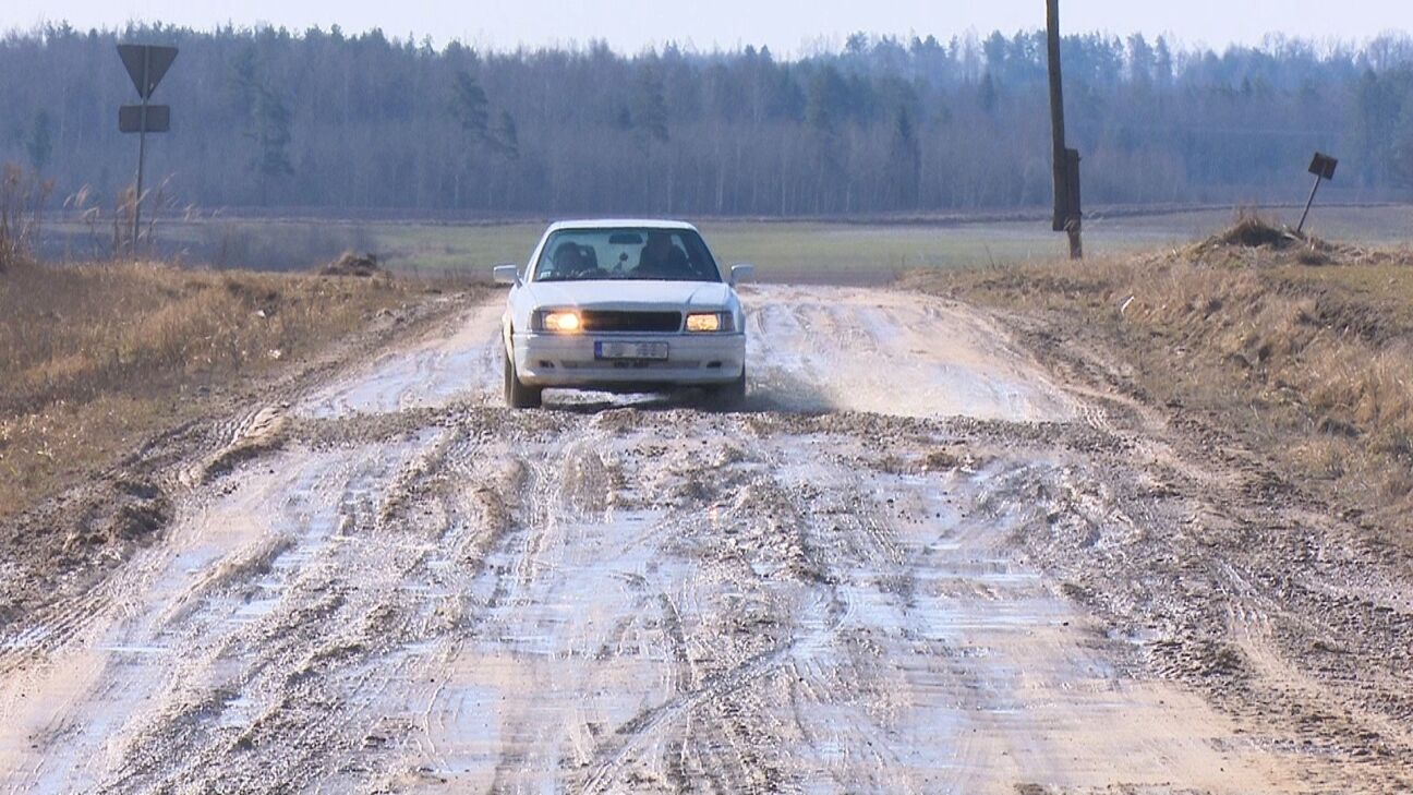 Jēkabpils novadā ierobežo smagā transporta kustību uz grants ceļiem