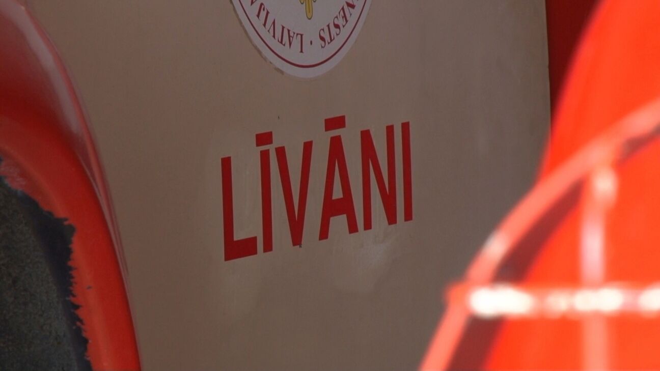 Glābēji steidzas uz avārijas vietu Līvānos