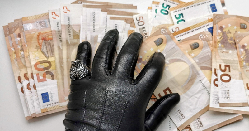 Mazzalves pagastā no saimniecības nozagta prāva naudas summa