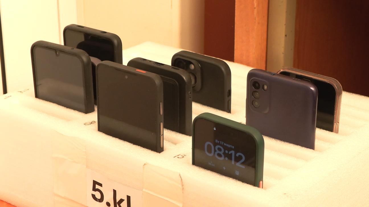 Skolās paplašinās telefonu lietošanas ierobežojumus – Salā uz pārmaiņām raugās pozitīvi